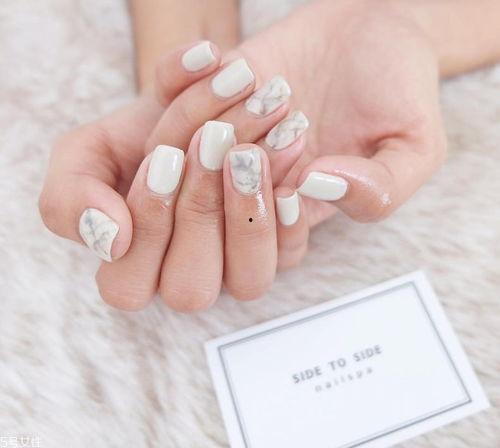 白色美甲图片大全,简约而不简单，尽显优雅气质